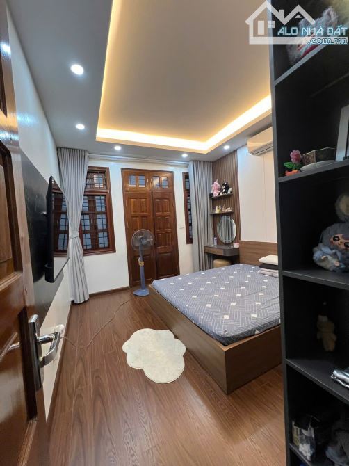 Bán nhà phân lô Kim Đồng, 4 tầng, đẹp ở luôn, giá 14.2 tỷ - 2