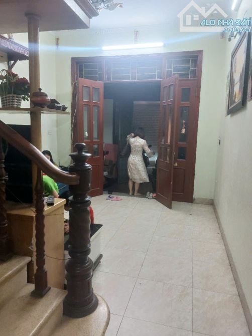KIM GIANG HOÀNG MAI LÔ GÓC Ô TÔ ĐỖ CỬA ,3 TẦNG 2 THOÁNG CỰC ĐẸP FULL ĐỒ 50M2 11,3 TỶ - 2