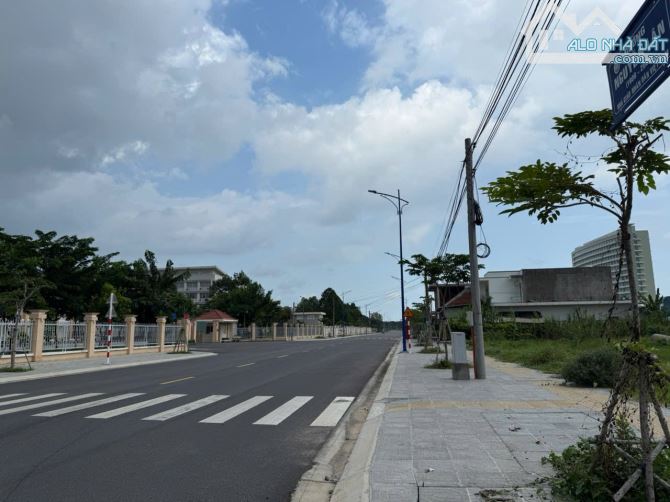 Bán lô góc biệt thự 2 mặt tiền đường Phan Bội Châu và Nguyễn Lân Phường Bà Rịa - 2