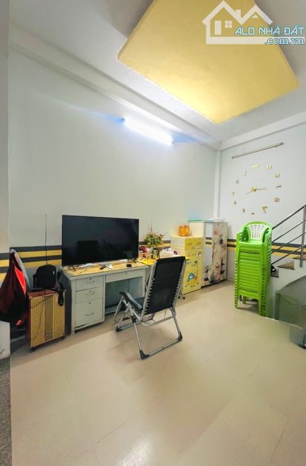 BÁN NHÀ ĐẸP SÁT AN DƯƠNG VƯƠN.G - ĐƯỜNG XE TẢI - ( 9X20M ) - 2