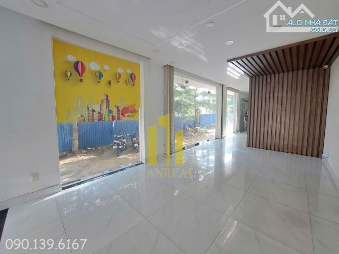 Tòa Văn Phòng Căn Góc Hầm 4 Lầu Sàn Trống Suốt - Thang Máy - Giá 65 Triệu - 2