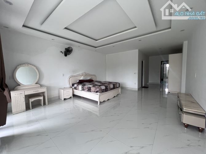 Nhà 4 tầng mặt tiền Nguyễn Tất Thành - 2