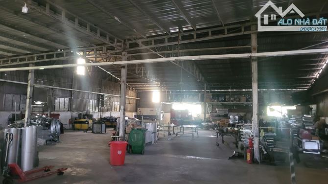 BÁN ĐẤT MẶT TIỀN TẶNG NHÀ XƯỞNG 2.700m2. VỊ TRÍ VÍP HUỲNH THỊ NA. SHR CHỈ 13tr/m2 - 2