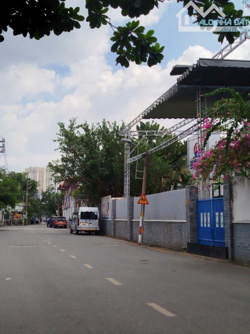 Bán Đất Mặt Tiền Quốc Hương  P.Thảo Điền, Quận 2 – DT 10x40m – Xây Hầm + 7tâng giá 85 tỷ - 2
