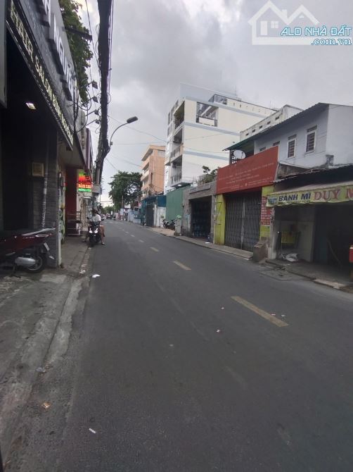 Bán nhà mặt tiền cực đẹp đường Nguyễn Trọng Tuyển, Phú Nhuận. DT: 4.2*25M, nở hậu 7.6M, vv - 2