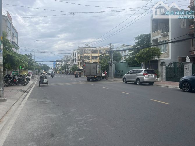 Bán Biệt Thự MT đường số 26 khu Bình Phú p.10, Q.6.DT:12x19m, 3 tấm, giá 60 tỷ. - 2