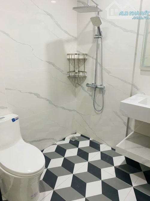 BÁN NHÀ PHỐ TRẠM 40M2, 6 TẦNG, THANG MÁY, 8.X TỶ, Ô TÔ, KINH DOANH - 2