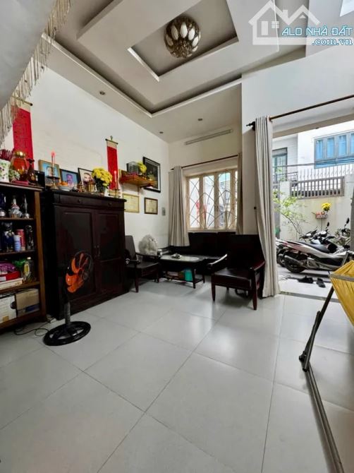 🏠 BÁN NHÀ HOÀNG HOA THÁM – P5 – PHÚ NHUẬN – 66.6M² – 3 TẦNG – GIÁ CHỈ 9.6 TỶ! - 2