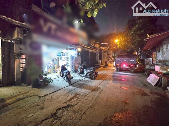 Bán đất tặng nhà Định Công-40m2, phân lô ô tô tránh-Kinh doanh sầm uất, 1 nhà ra phố-8.6 T - 2