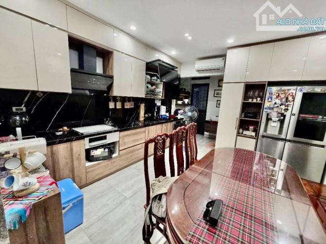 Bán Nhà Nguyễn Văn Cừ, Gia Thuỵ 78m2-2x tỷ-GARA Ô TÔ 7 CHỖ-THANG MÁY-FULL NỘI THẤT XỊN - 2