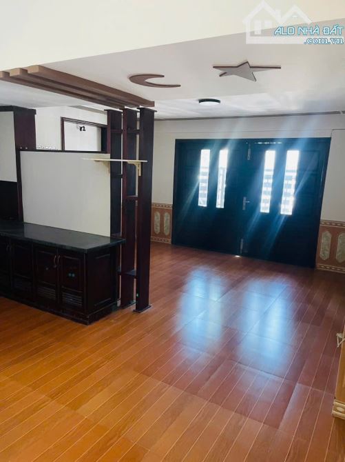 🏡 CẦN BÁN GẤP BIỆT THỰ 3 TẦNG _ LÔ GÓC 2 MT KINH DOANH ĐƯỜNG 10,5 M _ VĂN TIỀN DŨNG. - 3