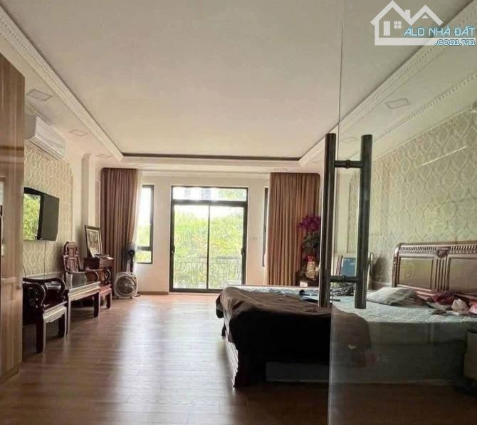 VÕ CHÍ CÔNG - PHÂN LÔ BÀN CỜ - Ô TÔ TẢI TRÁNH - KINH DOANH VĂN PHÒNG - GARA Ô TÔ - THANG M - 3