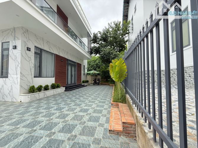 Bán Gấp Villa Hoàn Công Đang Kinh Doanh Lưu Trú View Đẹp Ngang Hơn 10m Đường Trước Nhà 10m - 3