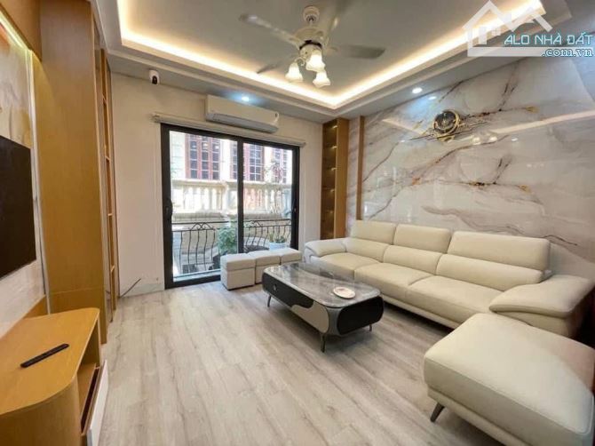Bán nhà Xuân La, 37m2 nhỉnh 10 tỷ , ngõ thông , gần ô tô , lô góc , tháng máy , sát hồ Tây - 3