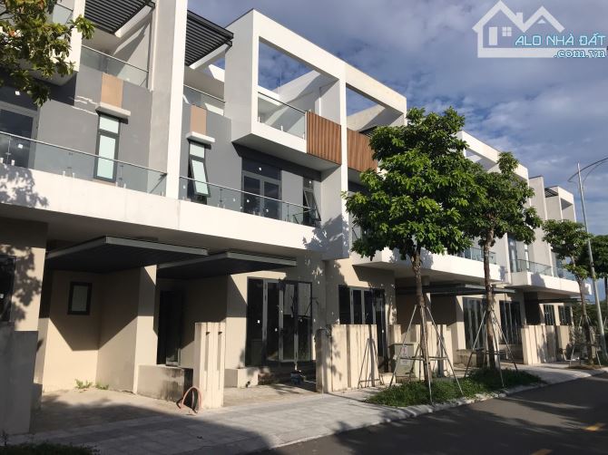 Bán nhà 3 tầng đẹp. hiện đại. cách mặt tiền Hoàng Quốc Việt 1 nhà. tp Huế - 3