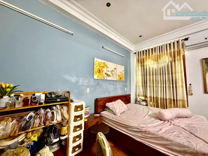 NHÀ 3 TẦNG ĐẸP- NỘI THẤT GỖ SANG XỊN MỊN - VỊ TRÍ VIP - ĐƯỜNG NÚI THÀNH - SÁT DUY TÂN - 3