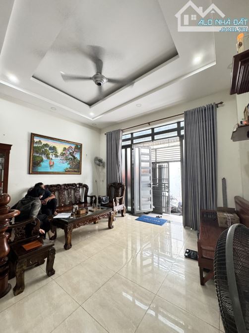 SIÊU PHẨM GẦN MẶT TIỀN ĐƯỜNG PHẠM VĂN ĐỒNG - HXH TC - DT 60M2 - 3TẦNG - Nhỉnh 6Tỷ - 3