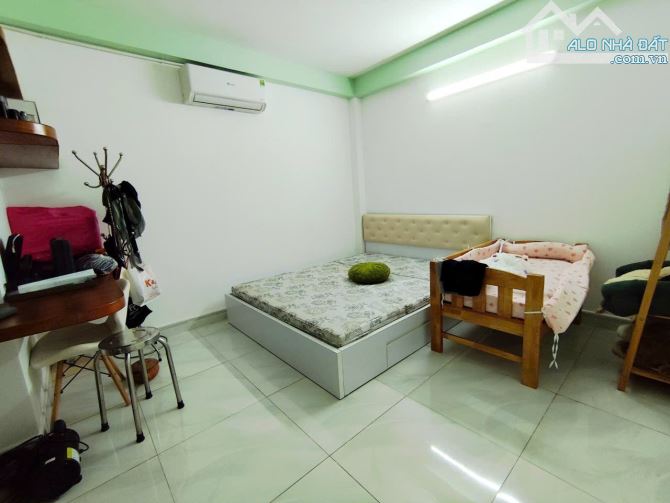 NHÀ MẶT TIỀN 3 TẦNG. VỊ TRÍ ĐẸP CÓ SẴN DÒNG TIỀN TRUNG MỸ TÂY 1. SHR FULL THÔ - 3