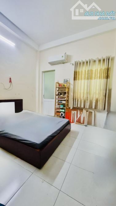 NHÀ 4 TẦNG  - HAI MẶT TIỀN HẺM HƯNG PHÚ P8-Q.8 -- NHỈNH 8 TỶ - 4 PHÒNG NGỦ- - 3