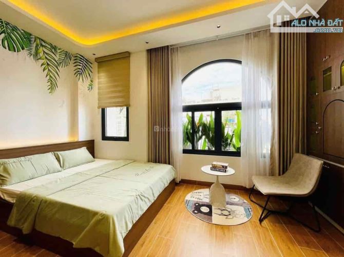 Cần tiền,Bán gấp,Nhà Quận2 Nguyễn Văn Kỉnh,65m2 Giá 5tỷ680(4PN5WC),Hẻm 5m - 3