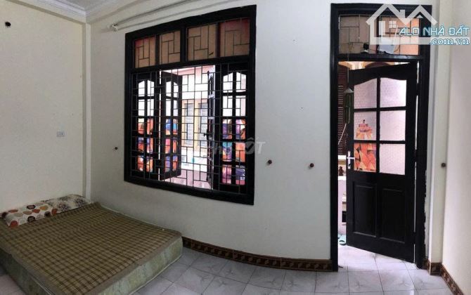 Cho thuê nhà riêng 3 tầng ,hoàng văn thái, khương trung 8.5 triệu/tháng Cho thuê nhà riêng 3 tầng ,hoàng văn thái, khương trung 8.5 triệu/tháng