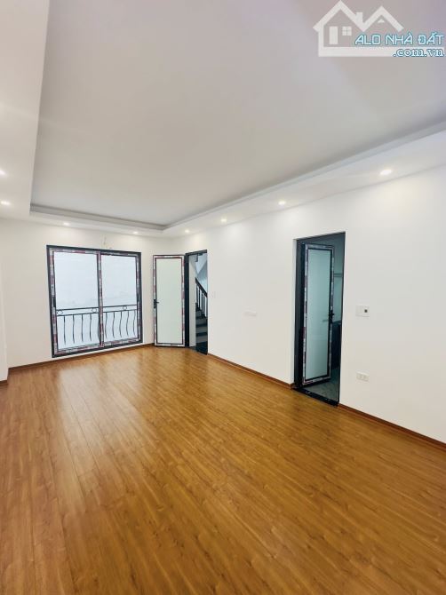 Hộ khẩu Hai Bà Trưng, nhà mới, thang máy, sân riêng, gần phố, DT 42m2, giá bán 8.9 tỷ - 3