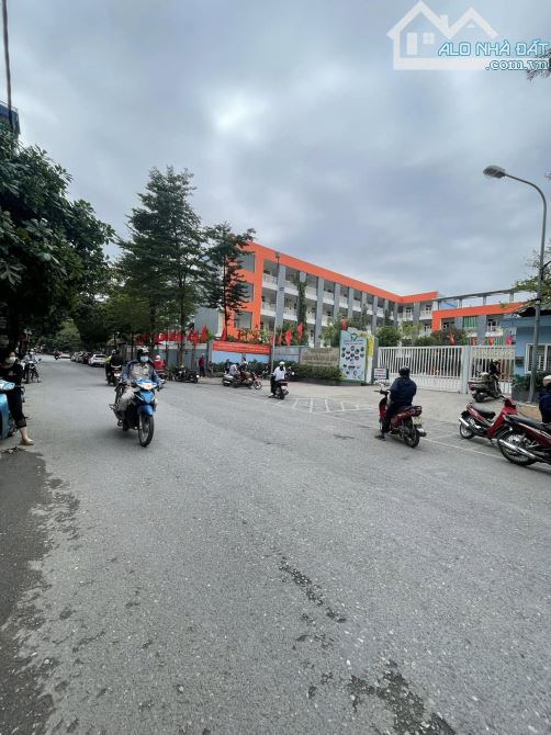 Bán gấp nhà mặt Hồ Hạ Đìnhmặt tiền 4x22.5m, 90m2, 19.4 tỷ, chốt giá cực tốt - 3