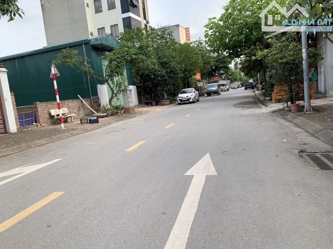 chủ cho thuê làm kho xưởng mặt phố Chính Trung Trâu Quỳ, 110m2 - 220m2 giá tốt - 3