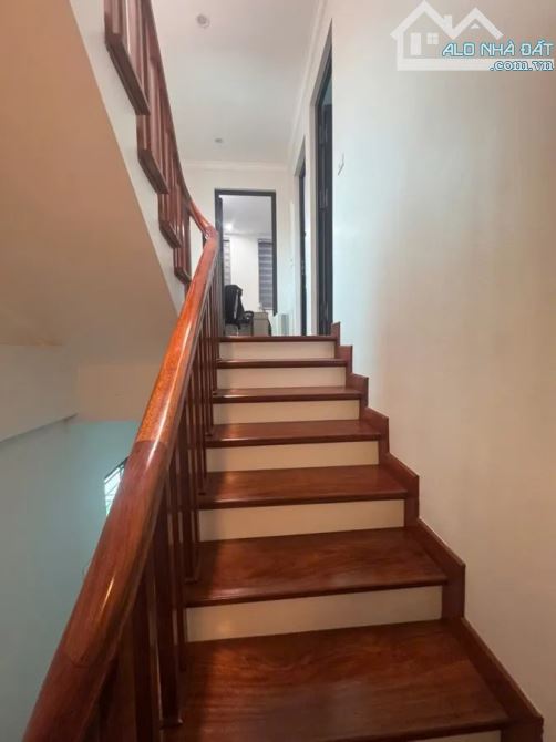 Bán nhà 5 tầng phố Hoa Lâm, Long Biên – ngõ ô tô tránh, full nội thất, 42m², nhỉnh 10 tỷ - 3