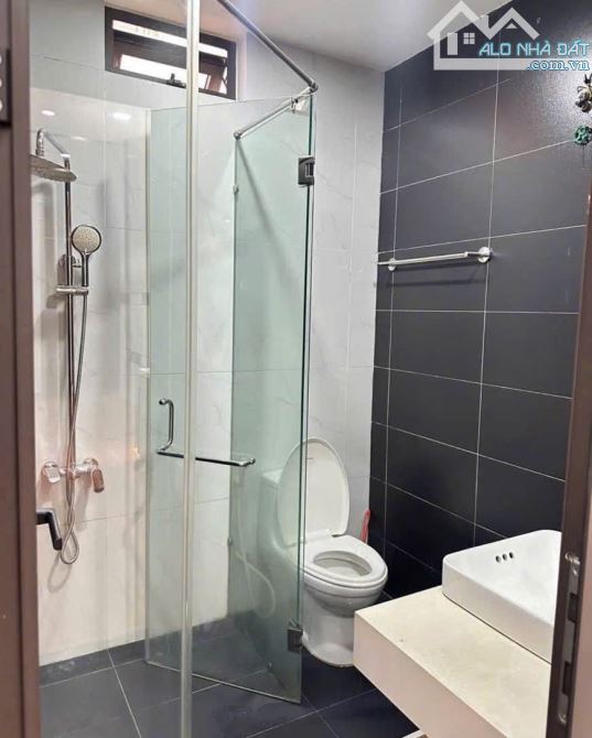 🔥 nhà 5 tầng 8phòng ngủ , đường 10m5 Ngô Văn Sở. , gần chợ - 3