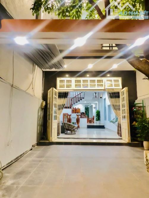 SẬP HẦM NHÀ 3 TẦNG MỚI ĐẸP CÙ CHÍNH LAN Ô TÔ NGỦ TRONG SÂN DT 113M2 NGANG 5.1M CHỈ 6.2 TỶ - 3