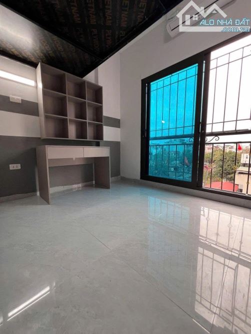 Tập thể Láng Hạ💥65m2💥2 Ngủ💥WC Khép kín💥Nhà Đẹp Ở Luôn💥Sổ Đỏ💥3.02 Tỷ có thương lượng - 3