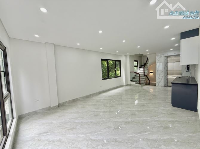 BÁN NHÀ 7 TẦNG THANG MÁY – Ô TÔ VÀO NHÀ – 42.2M² – MT 4.2M – THẠCH BÀN, LONG BIÊN - 3