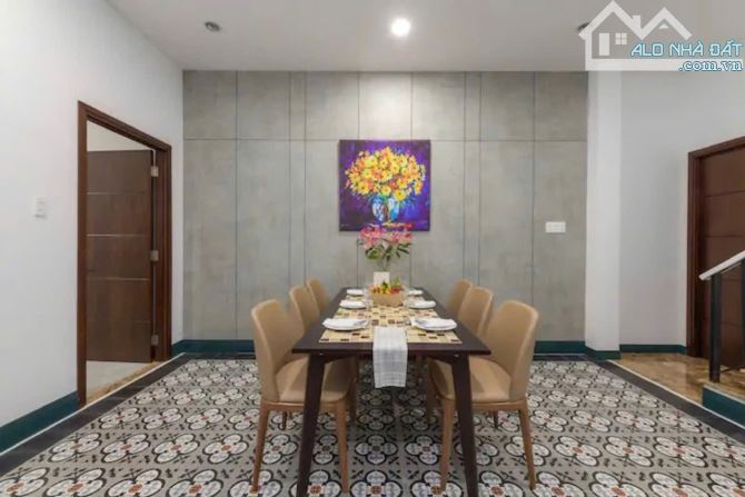 Bán nhà 3 tầng mặt tiền Trần Nguyên Hãn khu phố Hàn dt 80m2 - 4