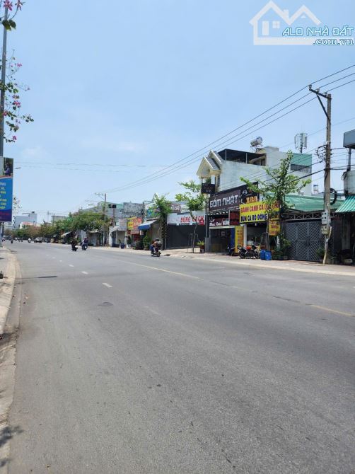 Bán nhà 3 TẦNG Đông Hòa,LÔ GÓC,SHR đường 2 xe hơi thông,gần BigC Go Dĩ An - 4
