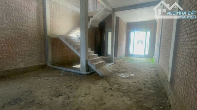 Bán nhà 3 tầng đẹp. hiện đại. cách mặt tiền Hoàng Quốc Việt 1 nhà. tp Huế - 4