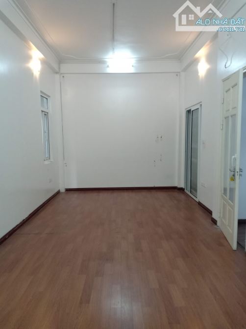 Cho thuê nhà liền kề phố đỗ quang 70m2x5T ô tô tải đỗ cửa làm vp, lớp học, spa KD - 4