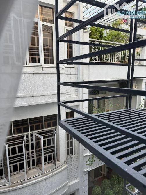 Bán tòa CHDV 176/ Lý Tự Trọng, Bến Thành, Quận 1, HCM nhà 5 tầng 11CH, TM, PCCC- 28 tỷ - 4