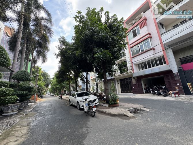 Bán nhà Khu công viên 42 Nguyễn Minh Hoàng - DT: 5mx17m - 4 tầng mới -giá 21,9 tỷ TL - 1