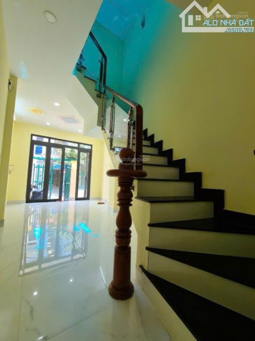 NHÀ 3 TẦNG HẺM XE HƠI LÊ VĂN THỊNH GIÁ RẺ - 4