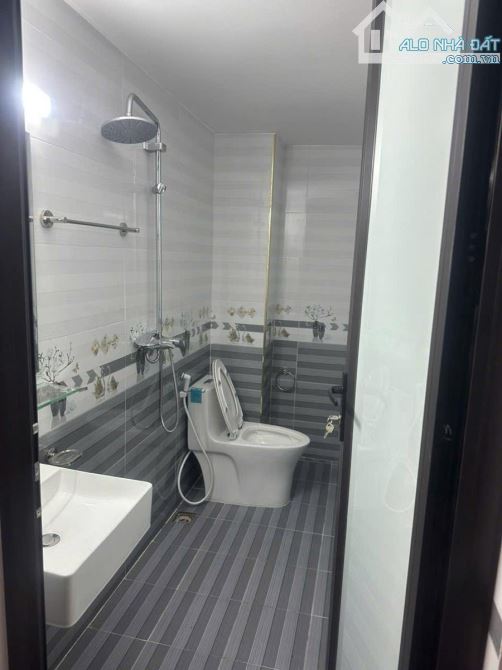 NHỈNH 15 TỶ NHÀ PHÂN LÔ Ô TÔ , HỒ TÙNG MẬU, NAM TỪ LIÊM, DIỆN TÍCH 45M, 4 TẦNG, MT 4M. - 5