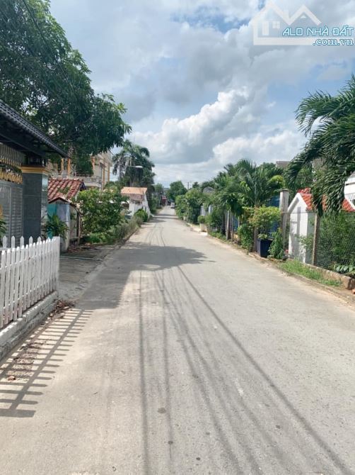 NHÀ MỚI 100% – P. Tương Bình Hiệp  – 1 XẸT Hồ Văn Cống : 1 trệt 1 lầu  3 p ngủ - 5