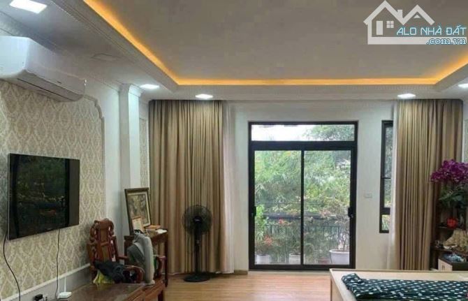 VÕ CHÍ CÔNG - PHÂN LÔ BÀN CỜ - Ô TÔ TẢI TRÁNH - KINH DOANH VĂN PHÒNG - GARA Ô TÔ - THANG M - 5