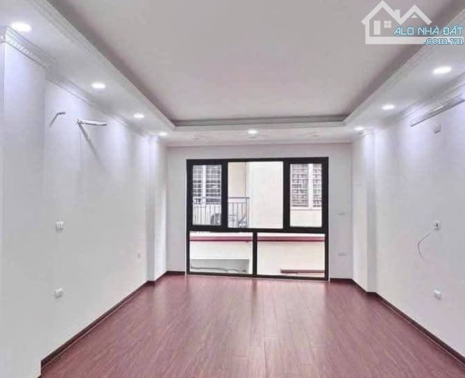 NHÀ 7 TẦNG THANG MÁY - PHỐ KIM MÃ - NGÕ Ô TÔ NHỎ - KINH DOANH - 3 MẶT THOÁNG . - 5