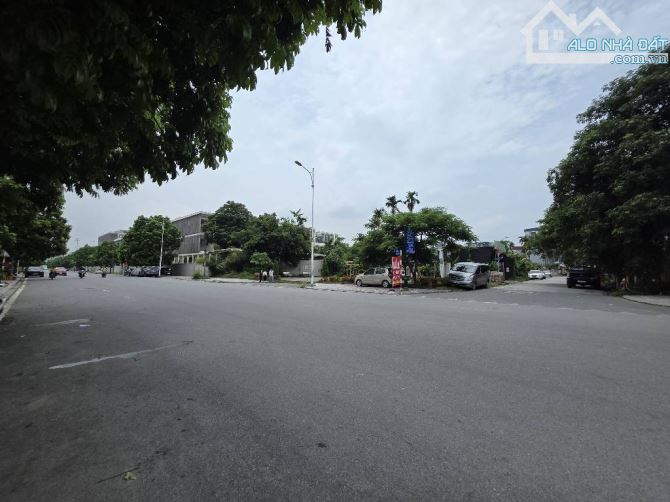 MẢNH ĐẤT HIẾM TẠI NGỌC THUỴ VIỆT PHÁP XÂY NHÀ DÒNG TIỀN CHO TÂY THUÊ HAY Ở ĐỀU TUYỆT - 5