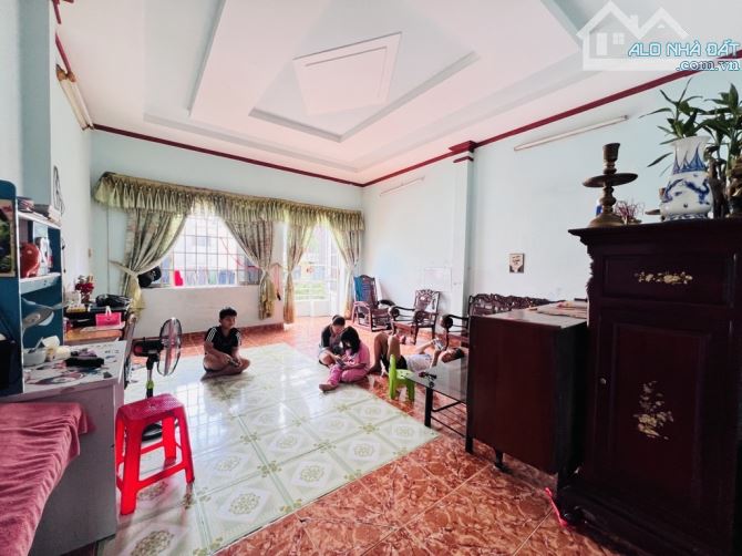 MẶT TIỀN ĐƯỜNG NHỰA 10M THÔNG KHẮP NƠI-3 TẦNG KIÊN CỐ-DT CHUẨN 5Mx21M-NỞ HẬU TÀI LỘC - 5