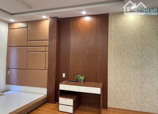🔥 nhà 5 tầng 8phòng ngủ , đường 10m5 Ngô Văn Sở. , gần chợ - 5
