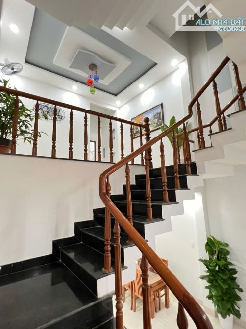 SẬP HẦM NHÀ 3 TẦNG MỚI ĐẸP CÙ CHÍNH LAN Ô TÔ NGỦ TRONG SÂN DT 113M2 NGANG 5.1M CHỈ 6.2 TỶ - 5