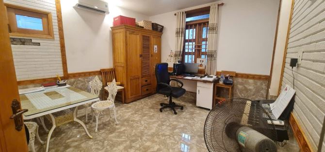 Bán biệt thự xịn xò thành phố biên hòa  + diện tích đất: 15x20  + hiện trạng 1 trệt 2 lầu - 5