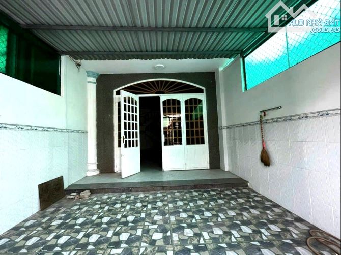 BÁN NHÀ QUYẾT THẮNG, 1TRỆT 3TẤM, SỔ HỒNG THỔ CƯ HOÀN CÔNG, ĐƯỜNG 5m, SÂN OTO - 6